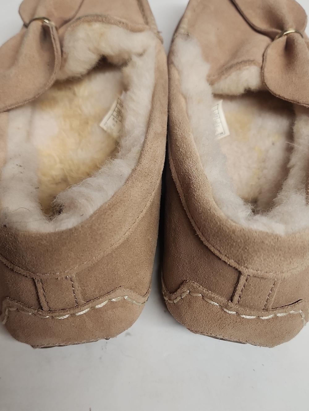 UGG Sand Suede Bow Lined Slip-On Moccasins Soft 100% Wool Footbed Size 10 - Picture 7 of 13